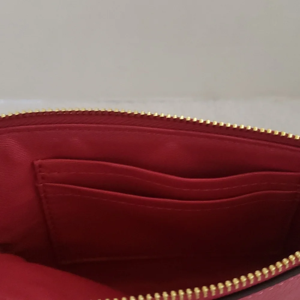 Coach | NWT Women's Corner Zip Embossed with the Classis Horse and Carriage - Picture 4 of 7